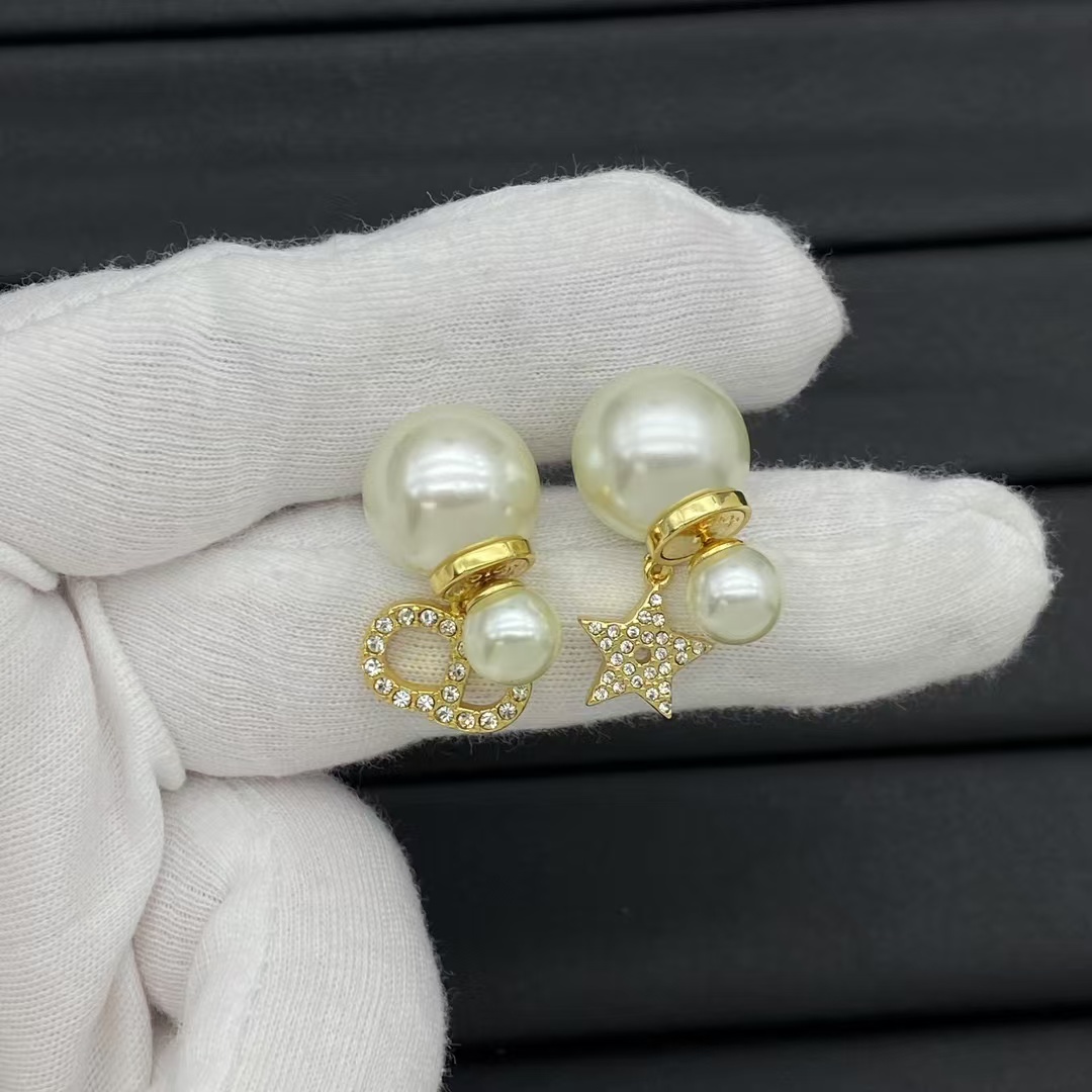 replica Dior Asymmetric Charms Pearl Earrings - H Lin Jewelry