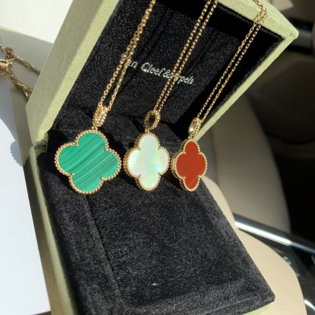 replica Van Cleef & Arpels Vintage Alhambra Pendant Large Clover Sweater Necklace - H Lin Jewelry
