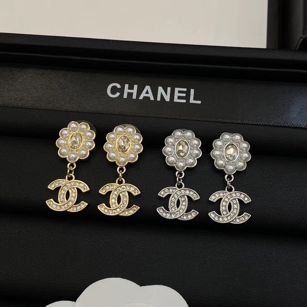 replica Chanel Pearl Flower Stud Earrings - H Lin Jewelry