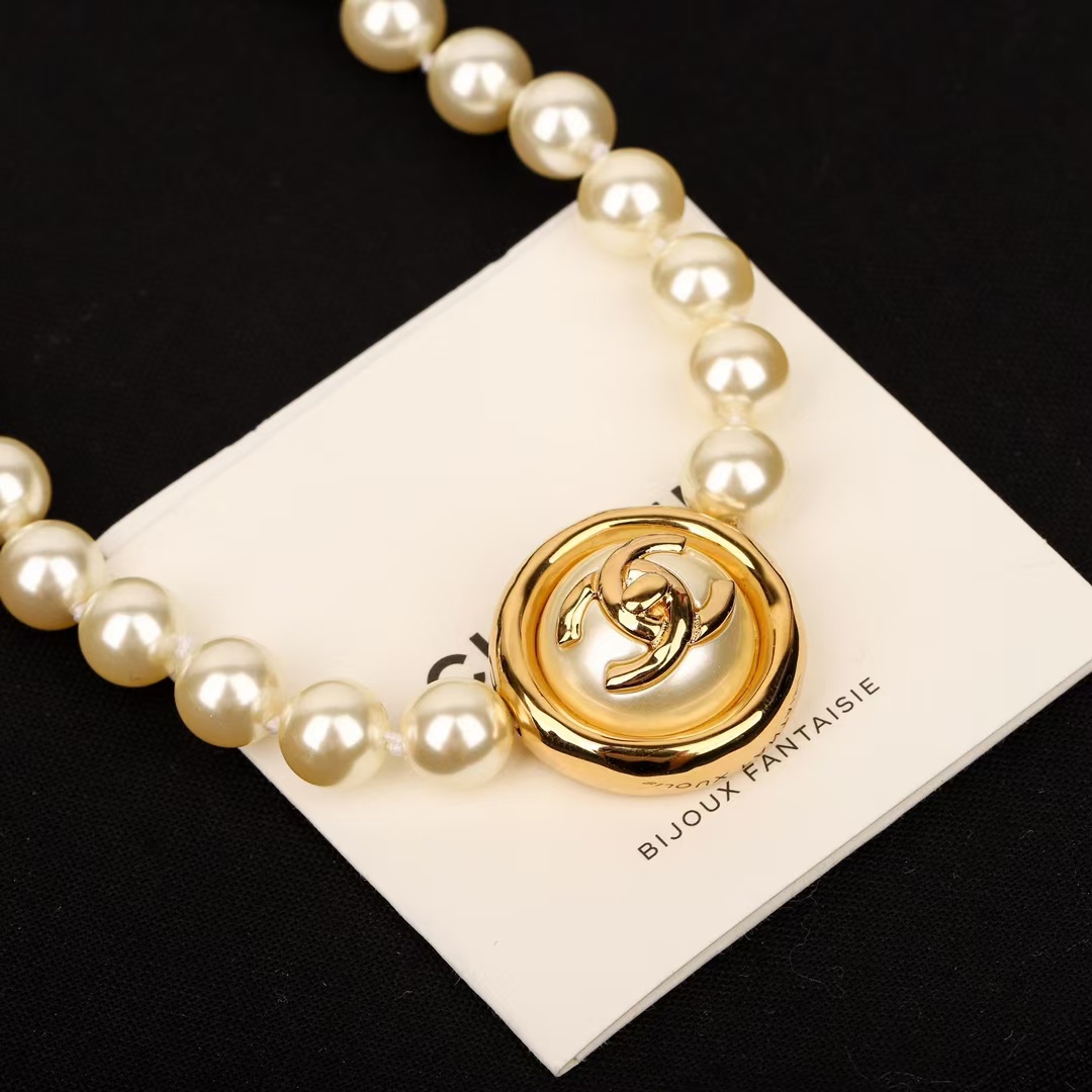 replica Chanel Enhancer Double C Pendant Pearl Choker Necklace - H Lin Jewelry
