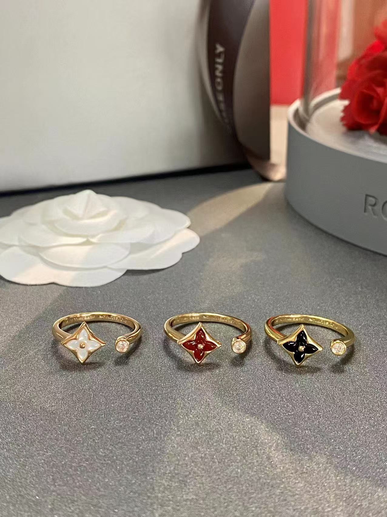replica Louis Vuitton Color Blossom Mini Star Ring - H Lin Jewelry