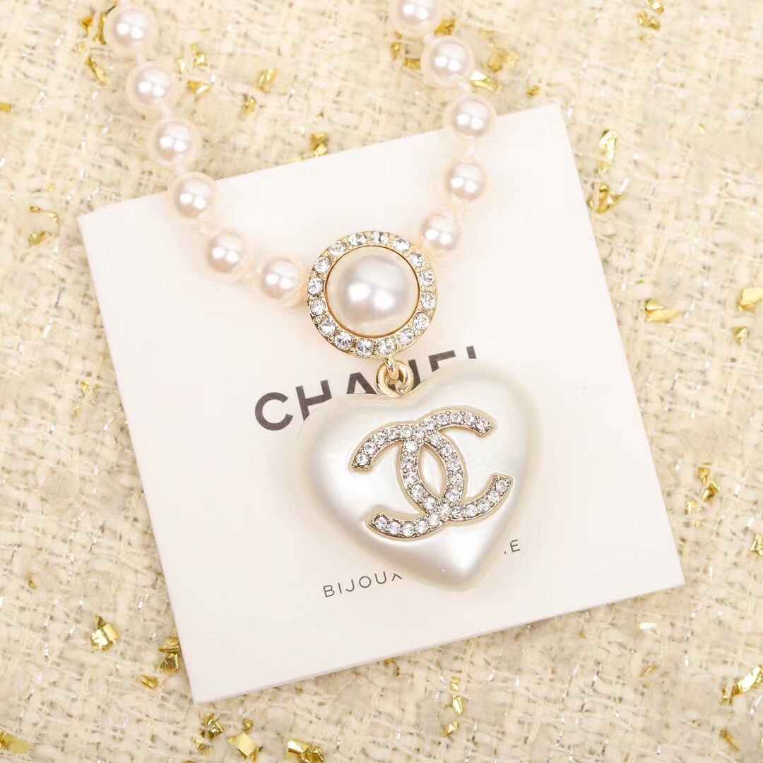 replica Chanel Princess Style Heart Pendant Pearl Necklace - H Lin Jewelry
