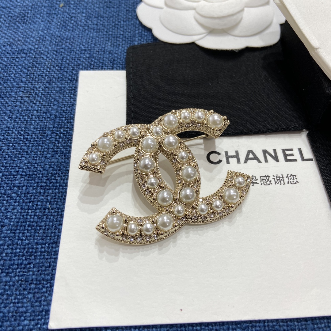 replica Chanel Light Gold Pave Pearl Brooch - H Lin Jewelry