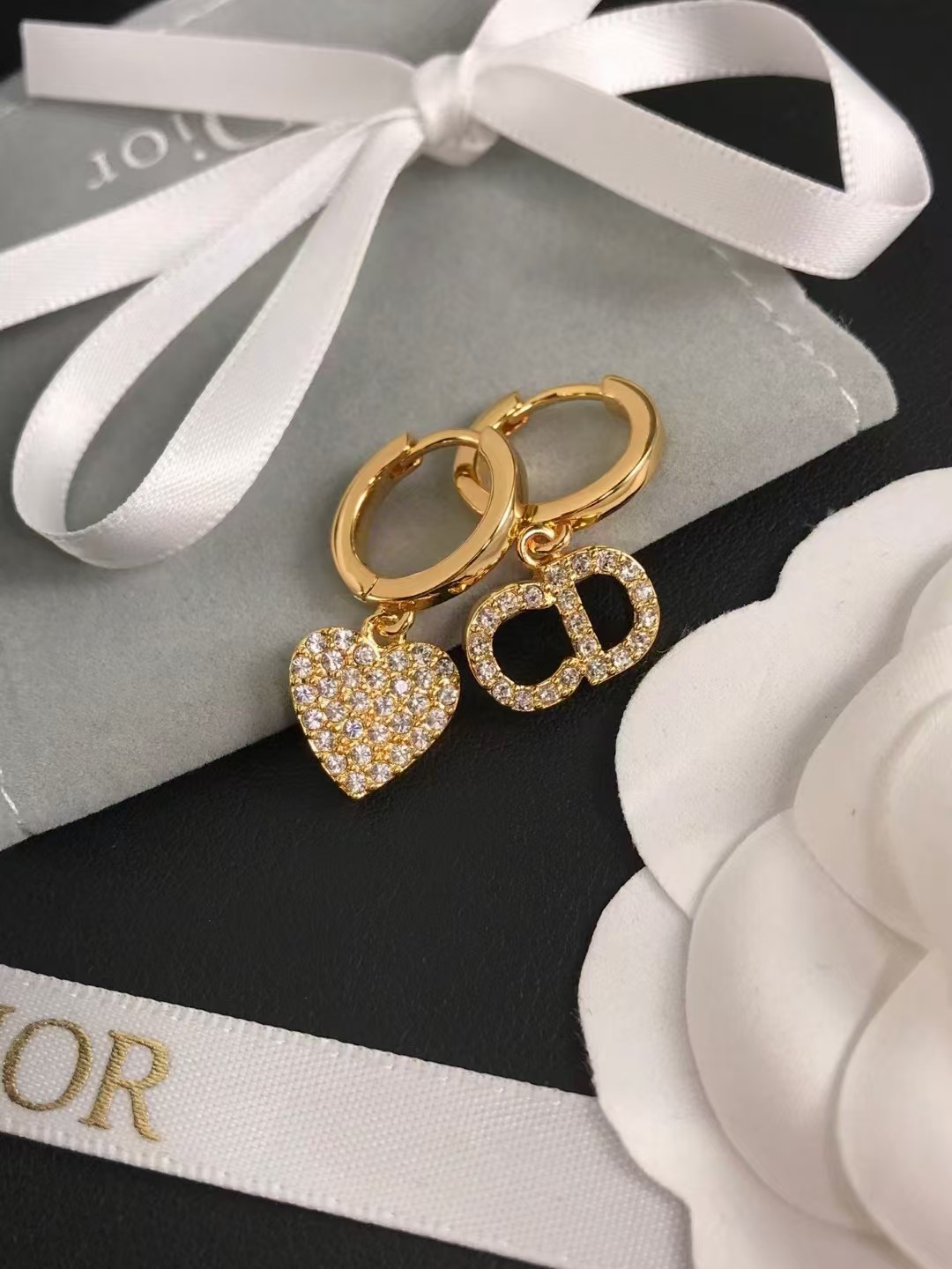 replica Dior Asymmetric Heart CD Dangle Earrings - H Lin Jewelry