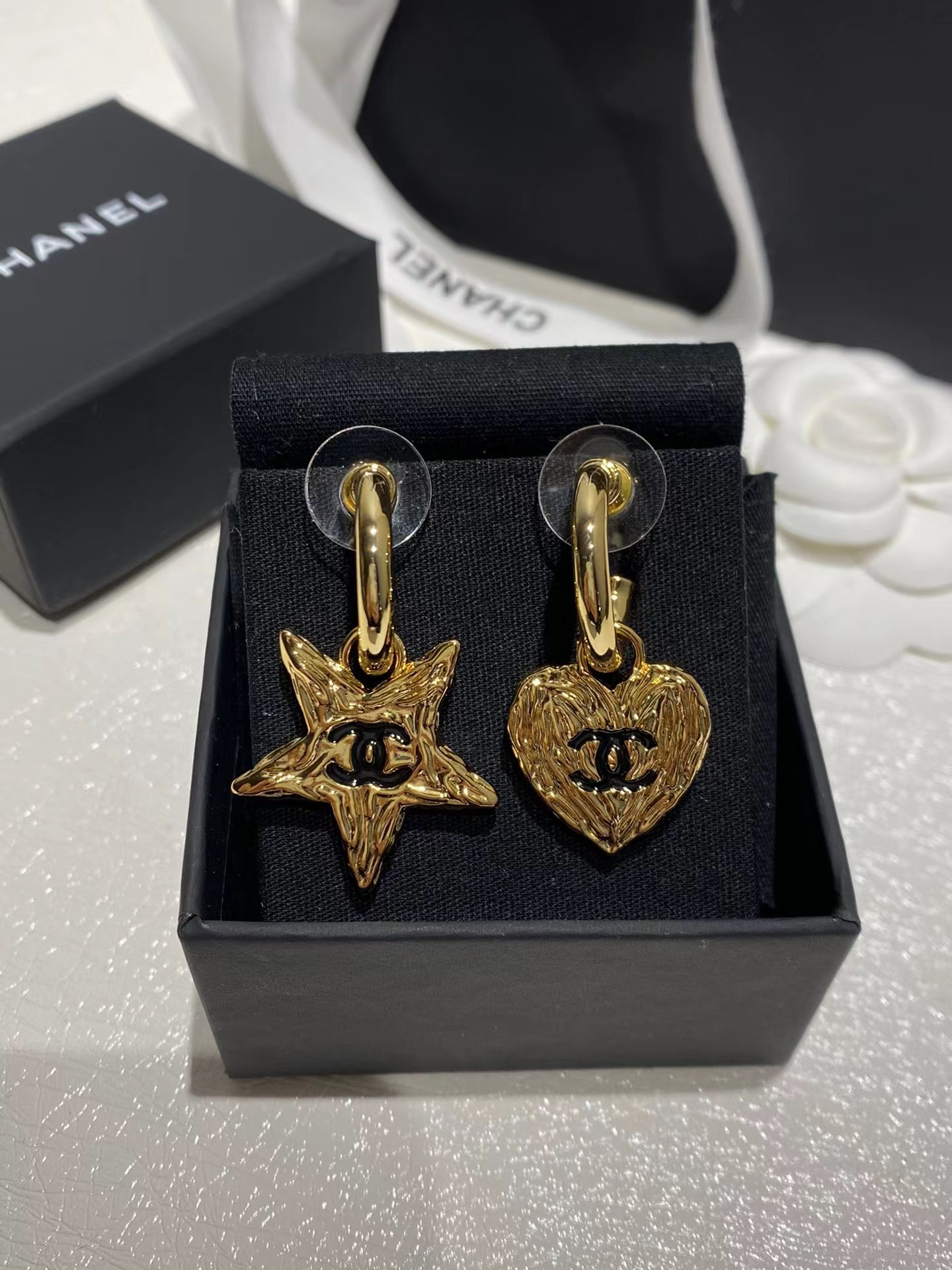 replica Chanel Asymmetric Star and Love Heart Dangle Earrings - H Lin Jewelry