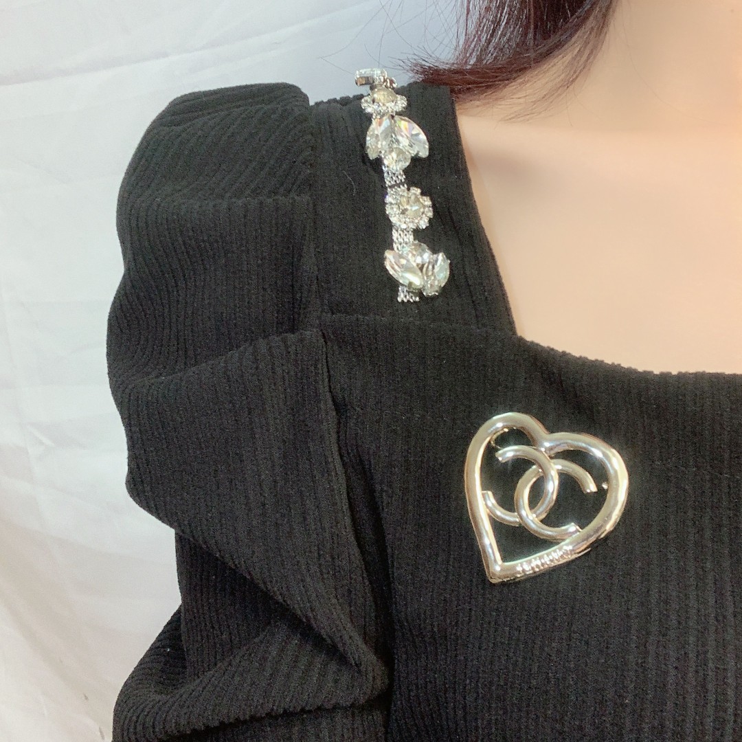 replica Chanel Hollow Heart CC Brooch - H Lin Jewelry
