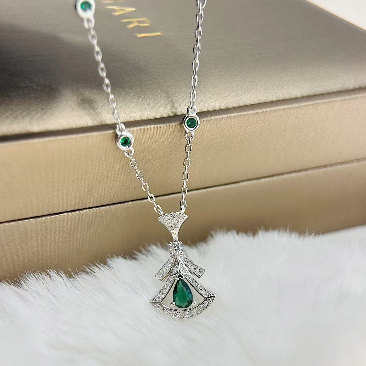 replica Bvlgari Divas' Dream Necklace - H Lin Jewelry