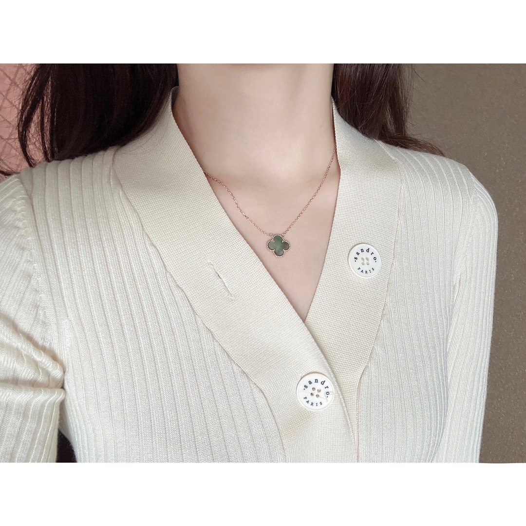 replica Van Cleef & Arpels Rose Gold Gray Mother of Pearl Clover Pendant Necklace - H Lin Jewelry