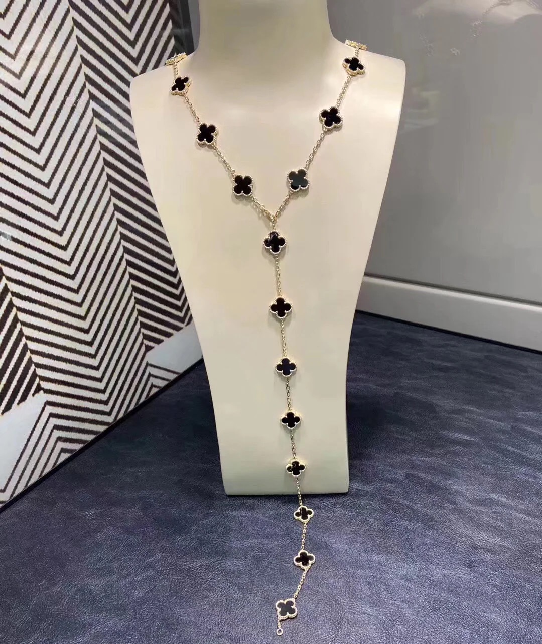 replica Van Cleef & Arpels Yellow Gold Black Clover Vintage Alhambra Long Necklace, 20 Motifs - H Lin Jewelry