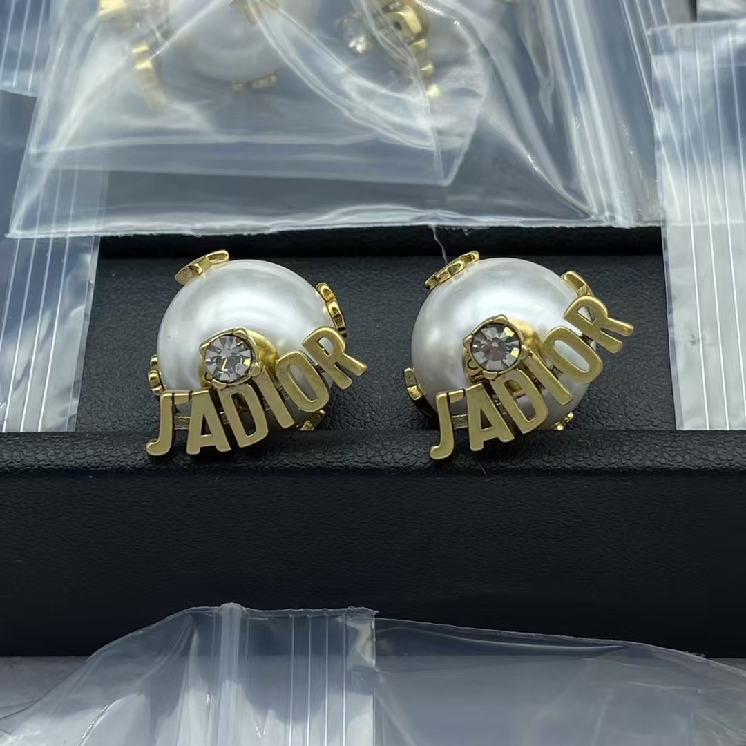 replica Dior JADIOR Paved on Pearl Stud Earrings - H Lin Jewelry