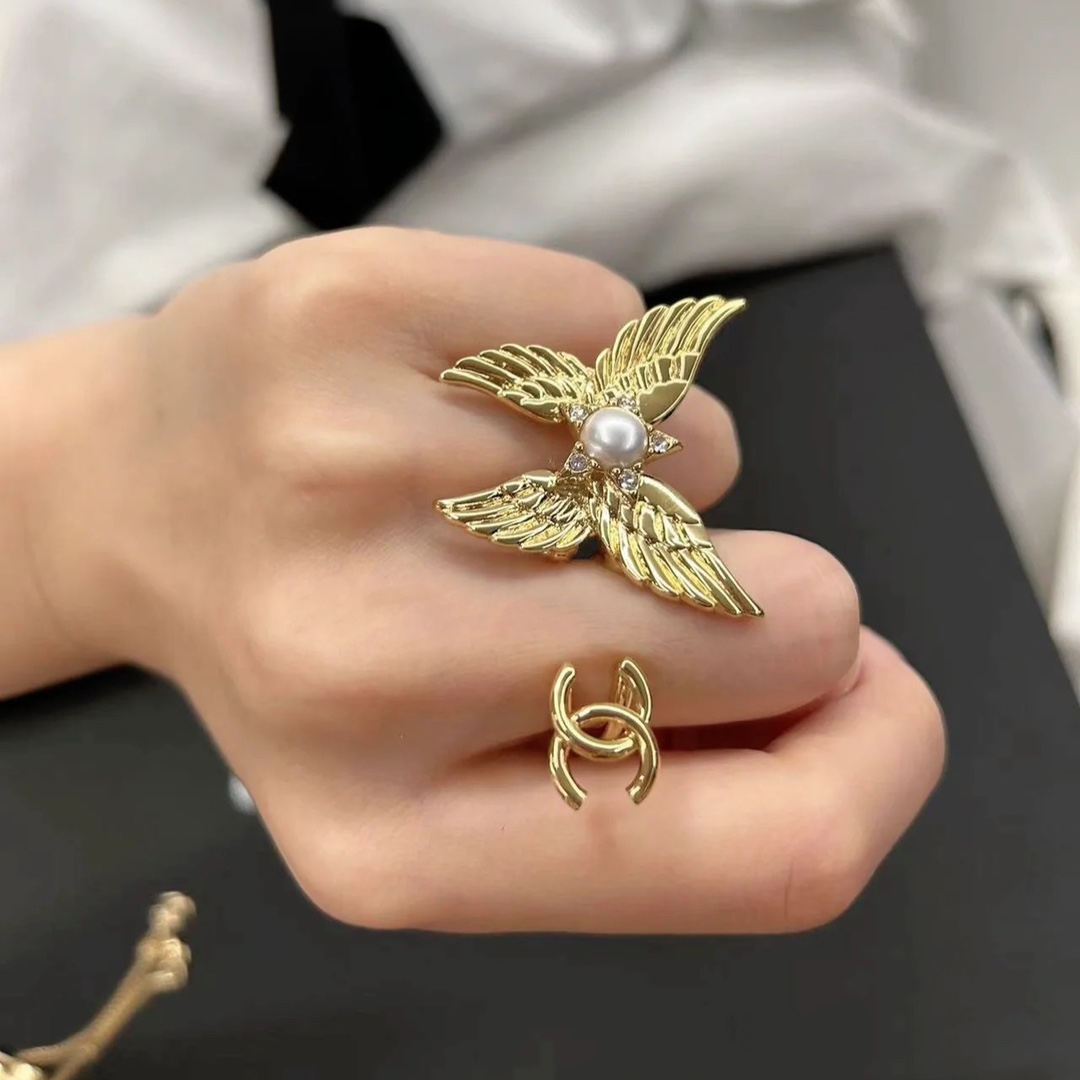 replica Chanel Butterfly Between Finger Open Ring - H Lin Jewelry