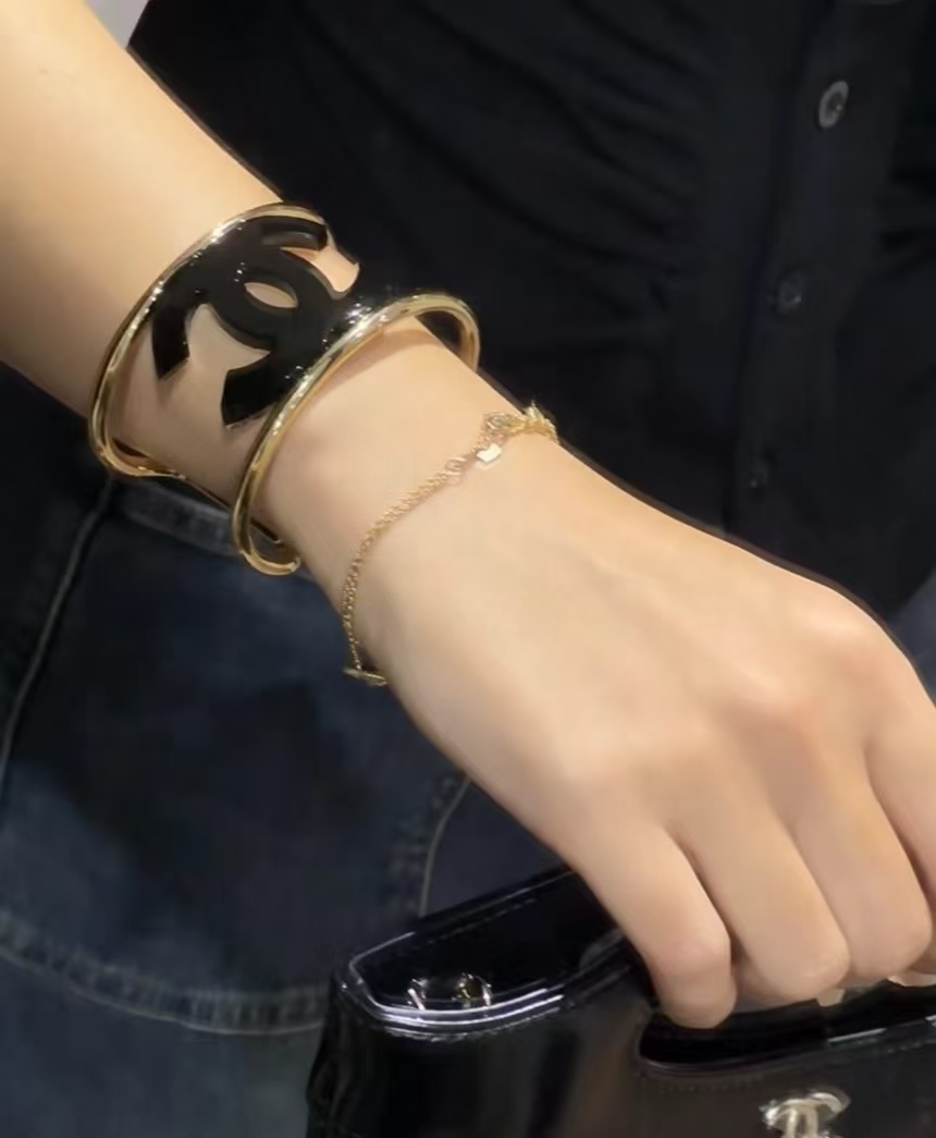replica Chanel Open Cuff Funky Exaggerated Geometric Bangle Bracelet - H Lin Jewelry
