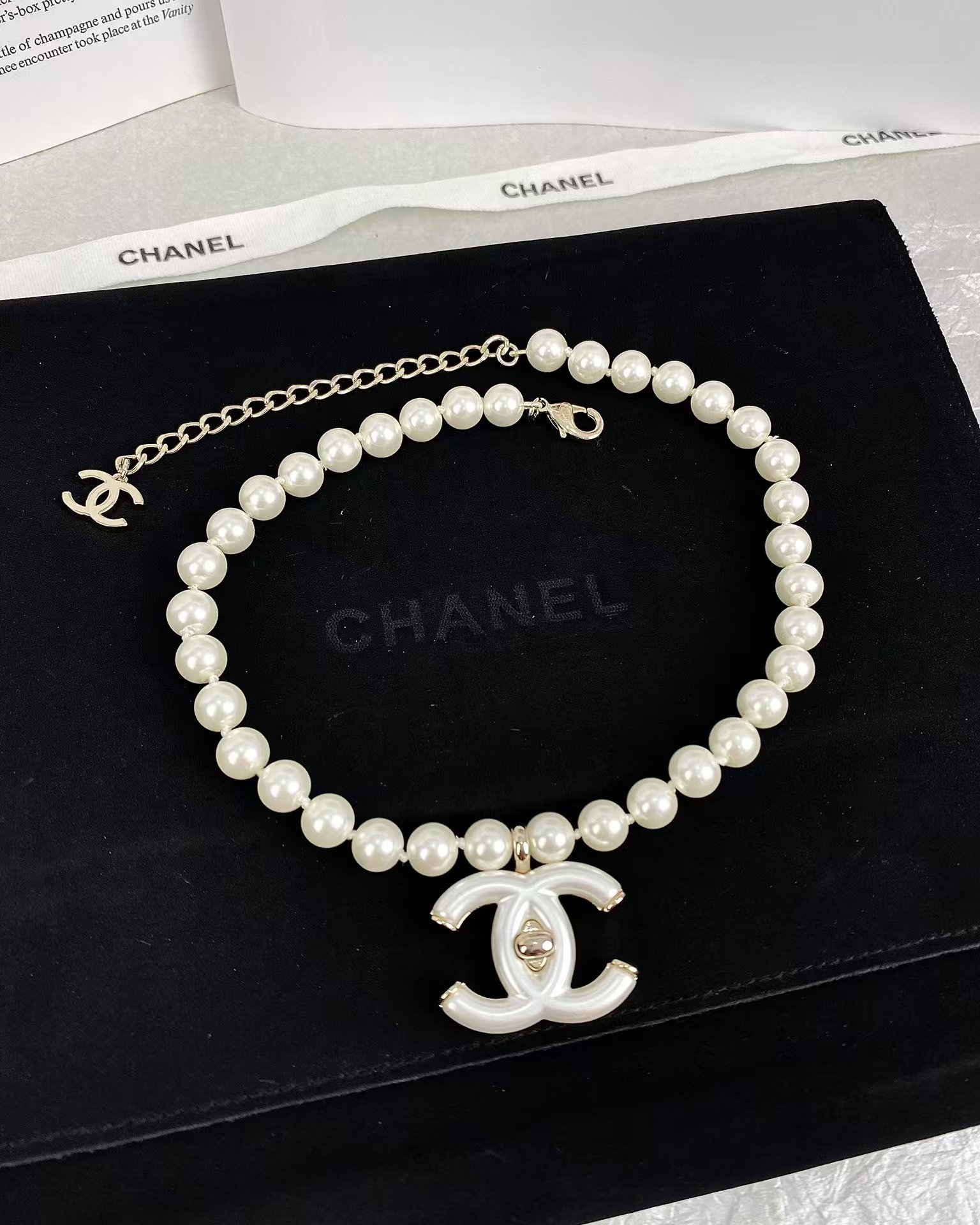 replica Chanel Choker Necklace with White Double C Pendant - H Lin Jewelry