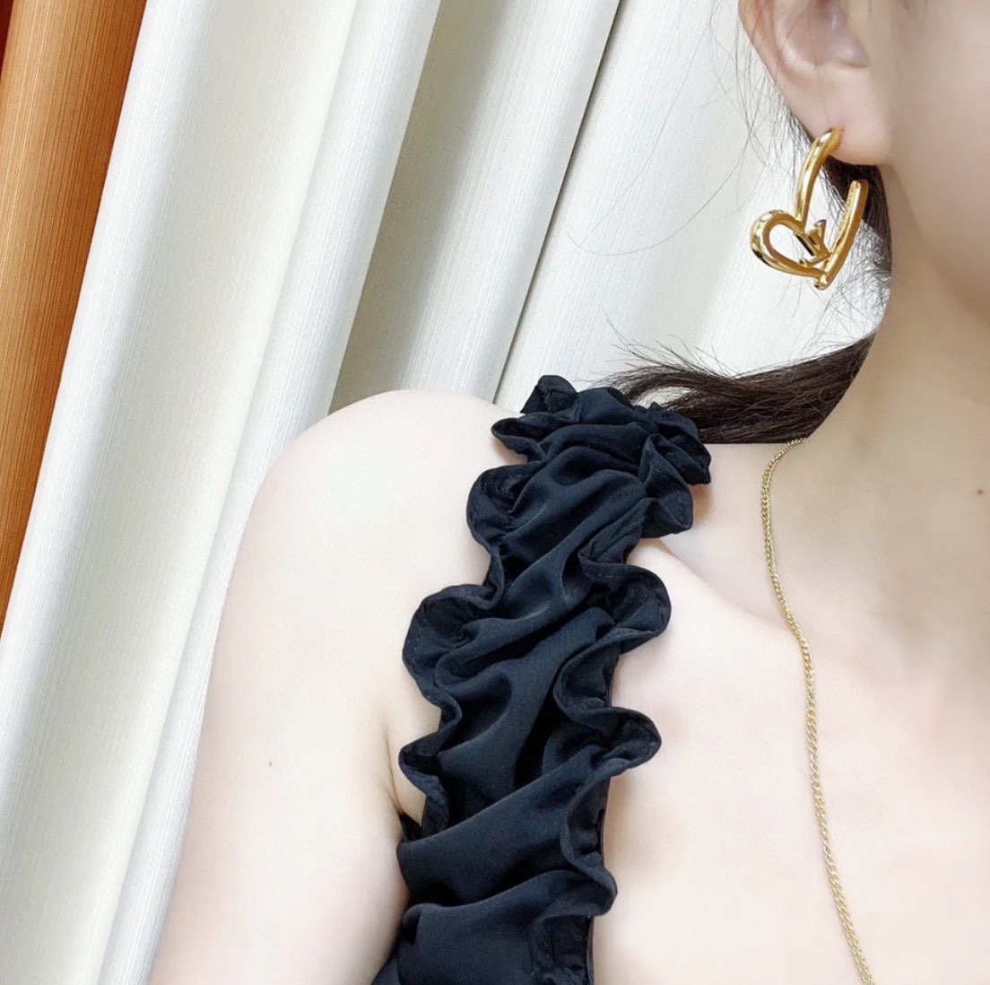 replica Louis Vuitton Fashion Love Heart Earrings - H Lin Jewelry