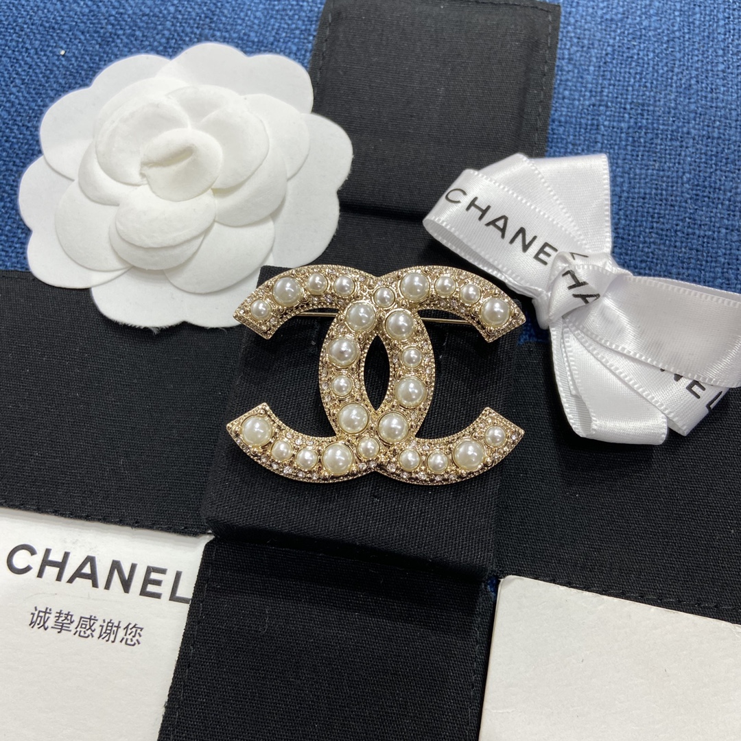 replica Chanel Light Gold Pave Pearl Brooch - H Lin Jewelry