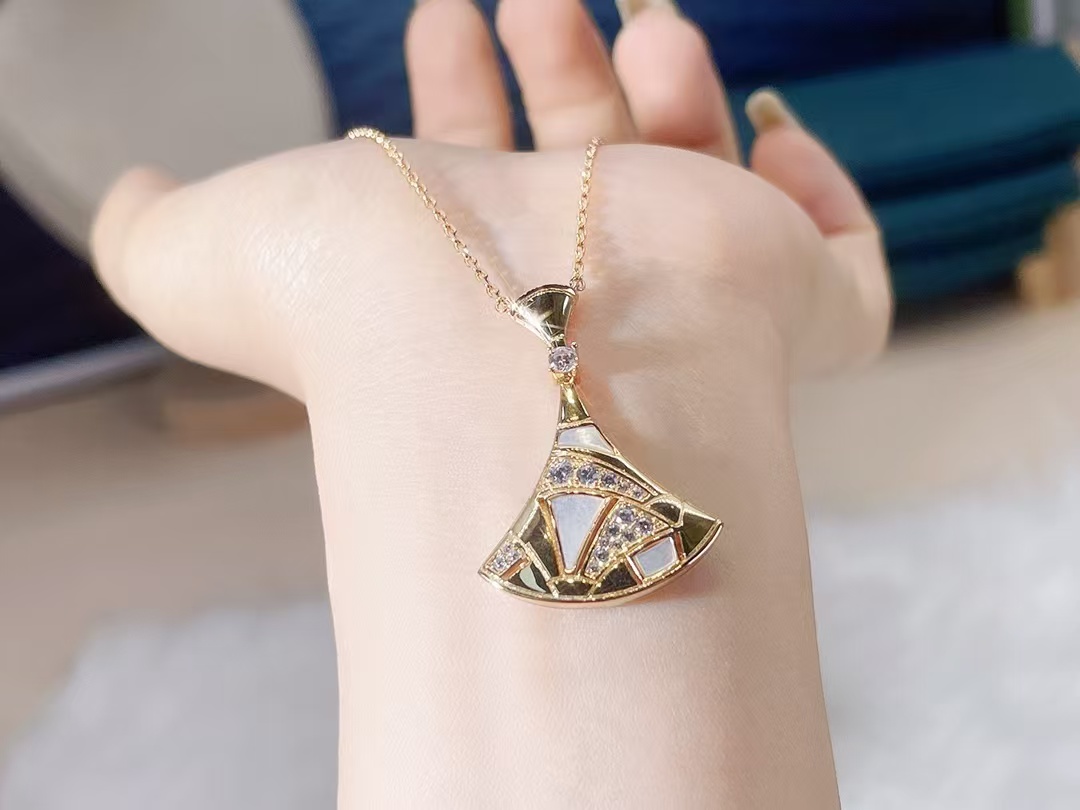 replica Bvlgari Divas' Dream Necklace - H Lin Jewelry