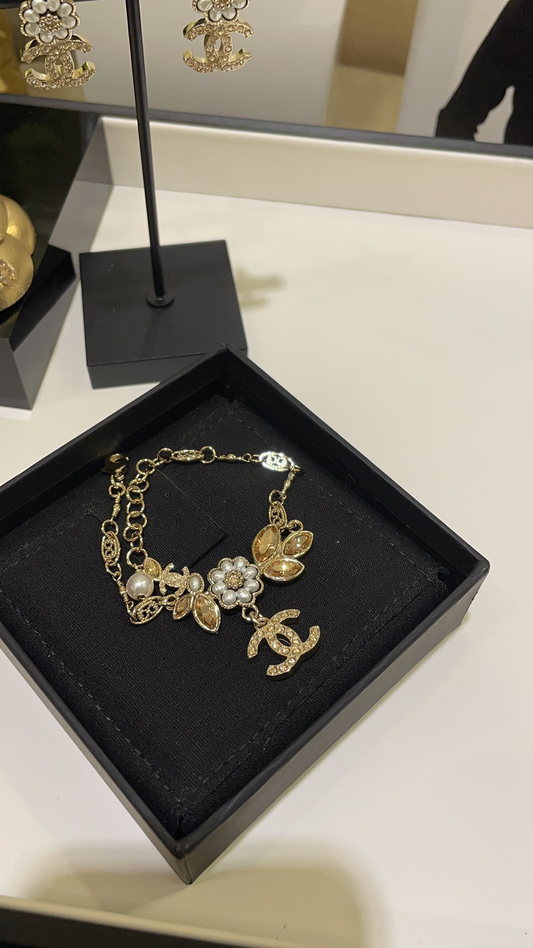 replica Chanel Ear of Wheat Pearl Flower Bracelet - H Lin Jewelry