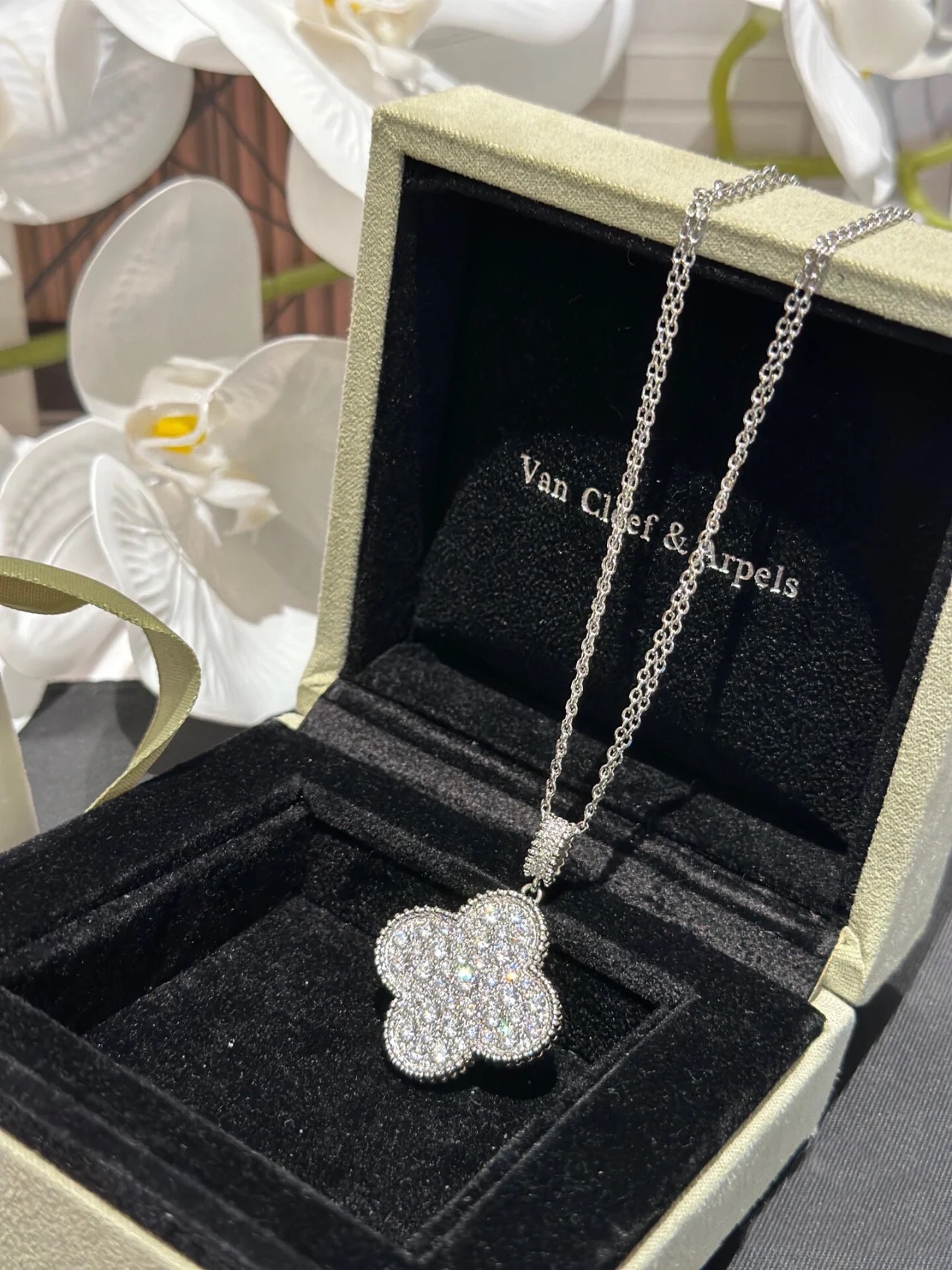 replica Van Cleef & Arpels Full Diamond Paved Large Clover Magic Alhambra Long Necklace, 1 motif - H Lin Jewelry