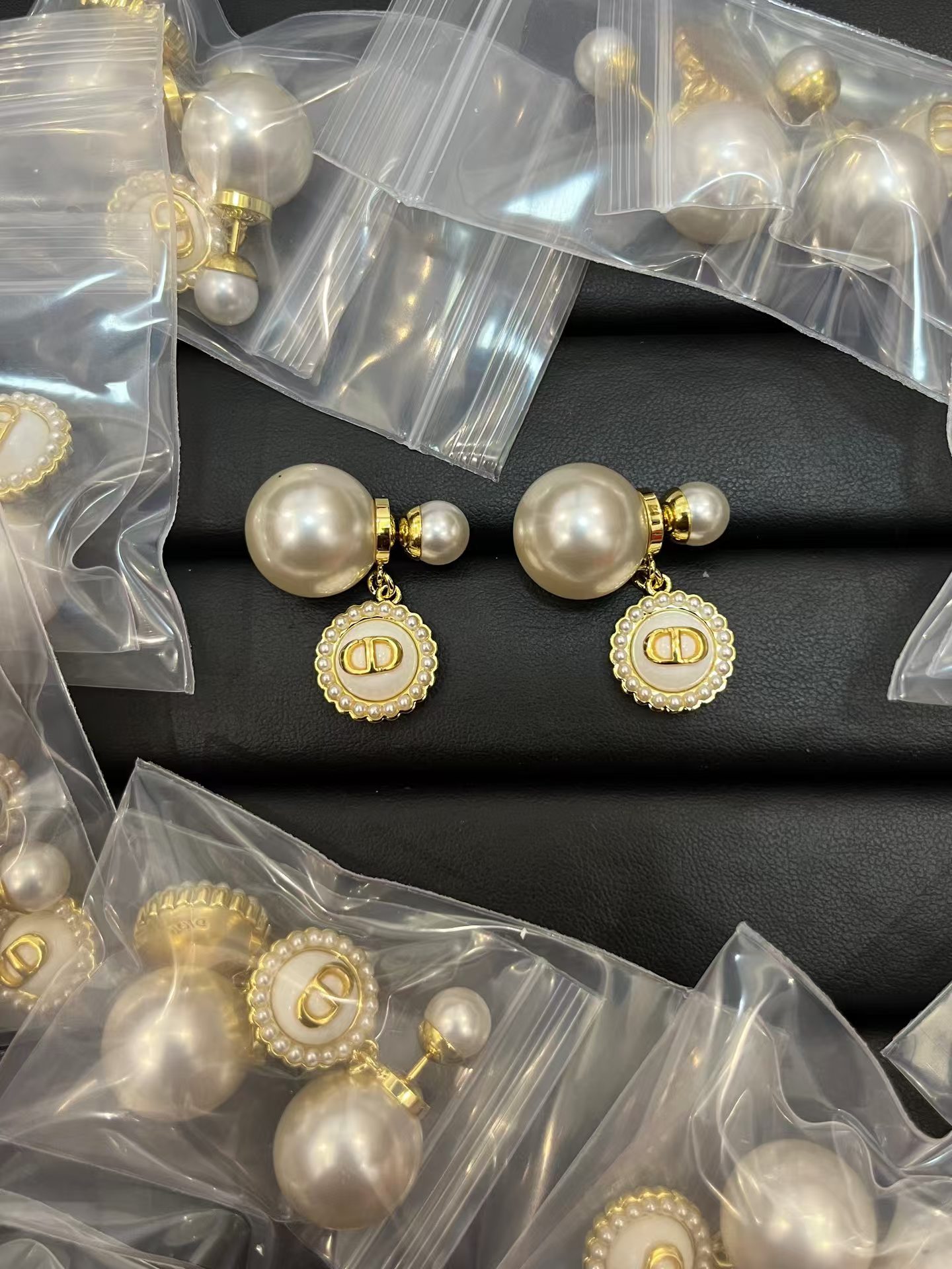 replica Dior Pearl Earrings Round CD Drop - H Lin Jewelry