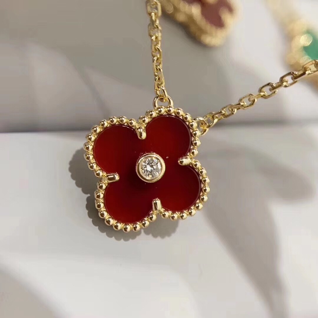 replica Van Cleef & Arpels Carnelian Malachite Vintage Alhambra Pendant Necklace, 1 Motif - H Lin Jewelry