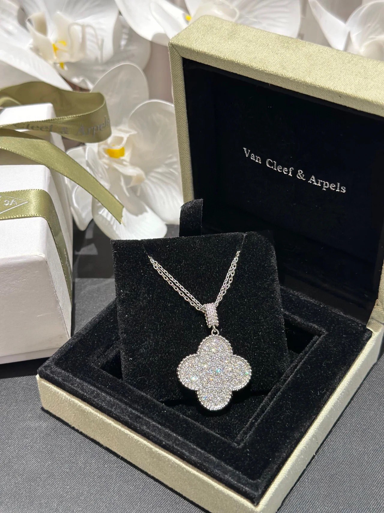 replica Van Cleef & Arpels Full Diamond Paved Large Clover Magic Alhambra Long Necklace, 1 motif - H Lin Jewelry