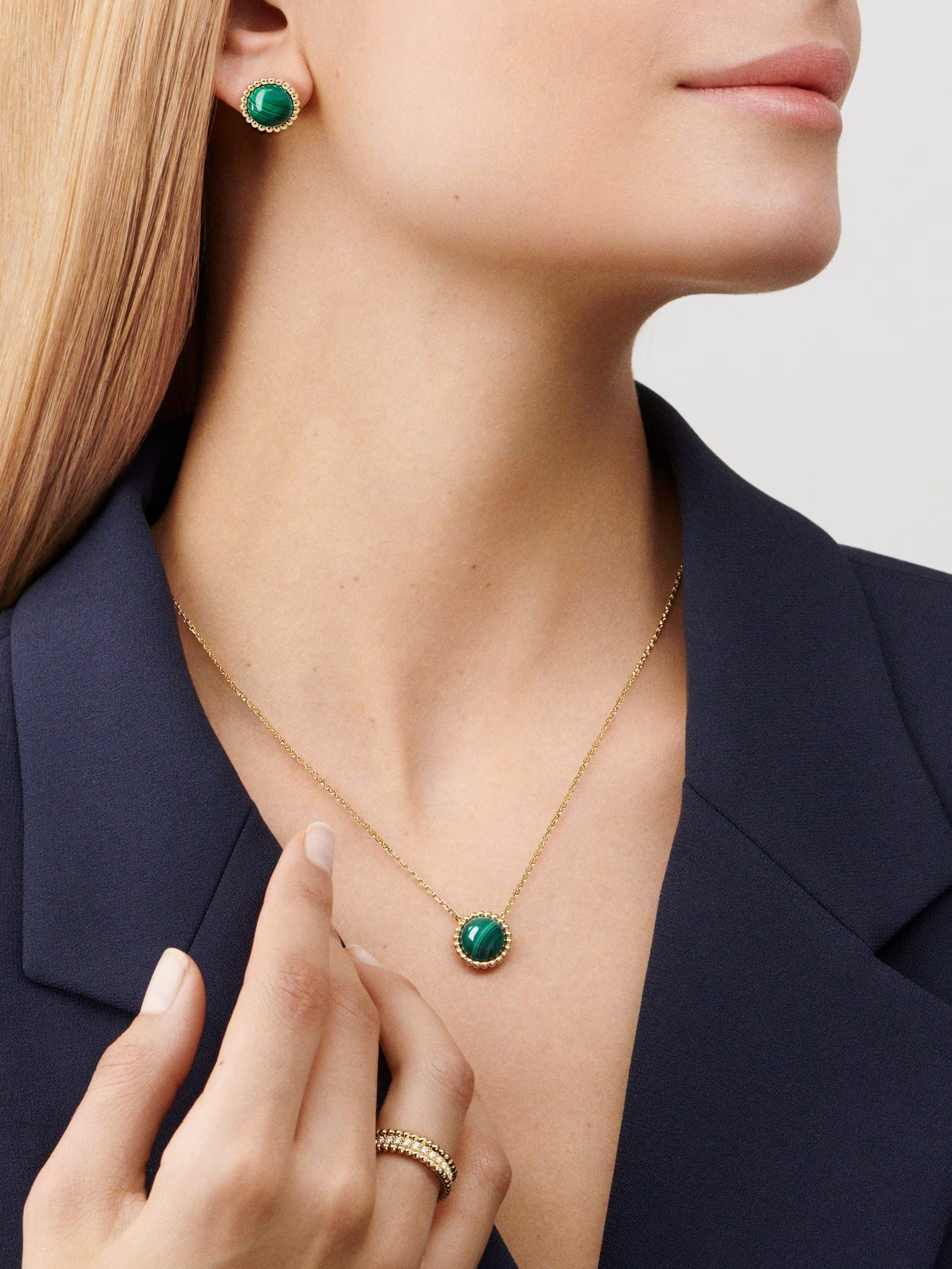 replica Van Cleef & Arpels Green Malachite Perlee Couleurs Pendant Necklace - H Lin Jewelry