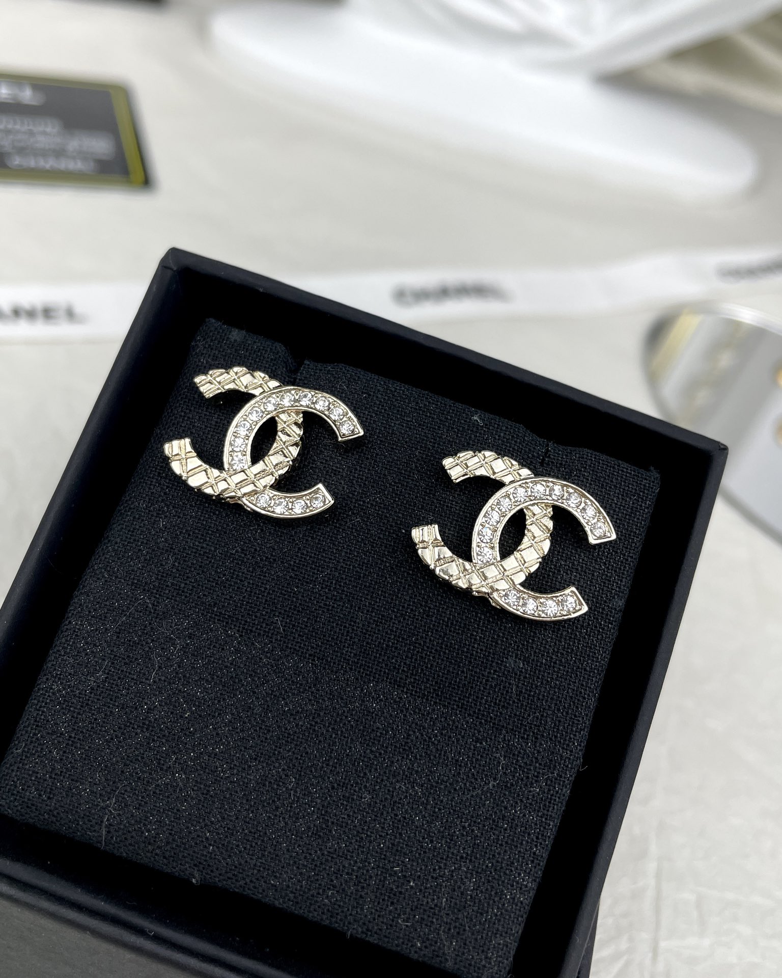 replica Chanel Minimalist Rhinestone CC Earrings - H Lin Jewelry