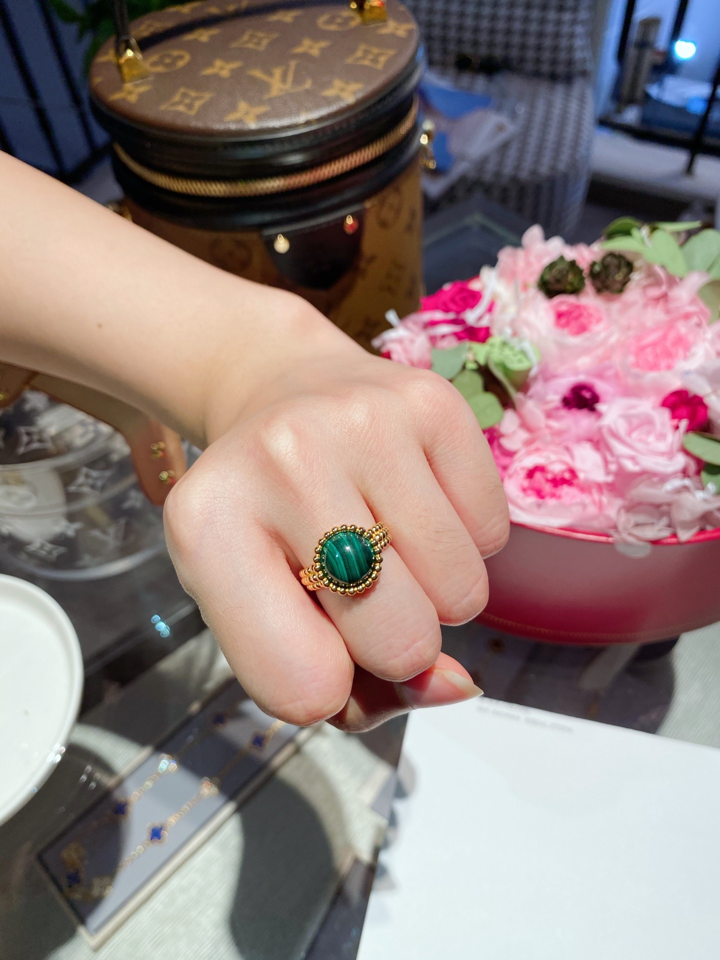 replica Van Cleef & Arpels Yellow Gold Malachite Perlee Couleurs Ring - H Lin Jewelry