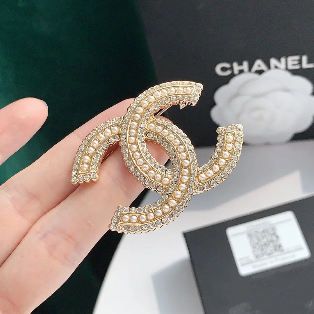 replica Chanel Classic Light Gold Diamond Pearl Coco Brooch - H Lin Jewelry