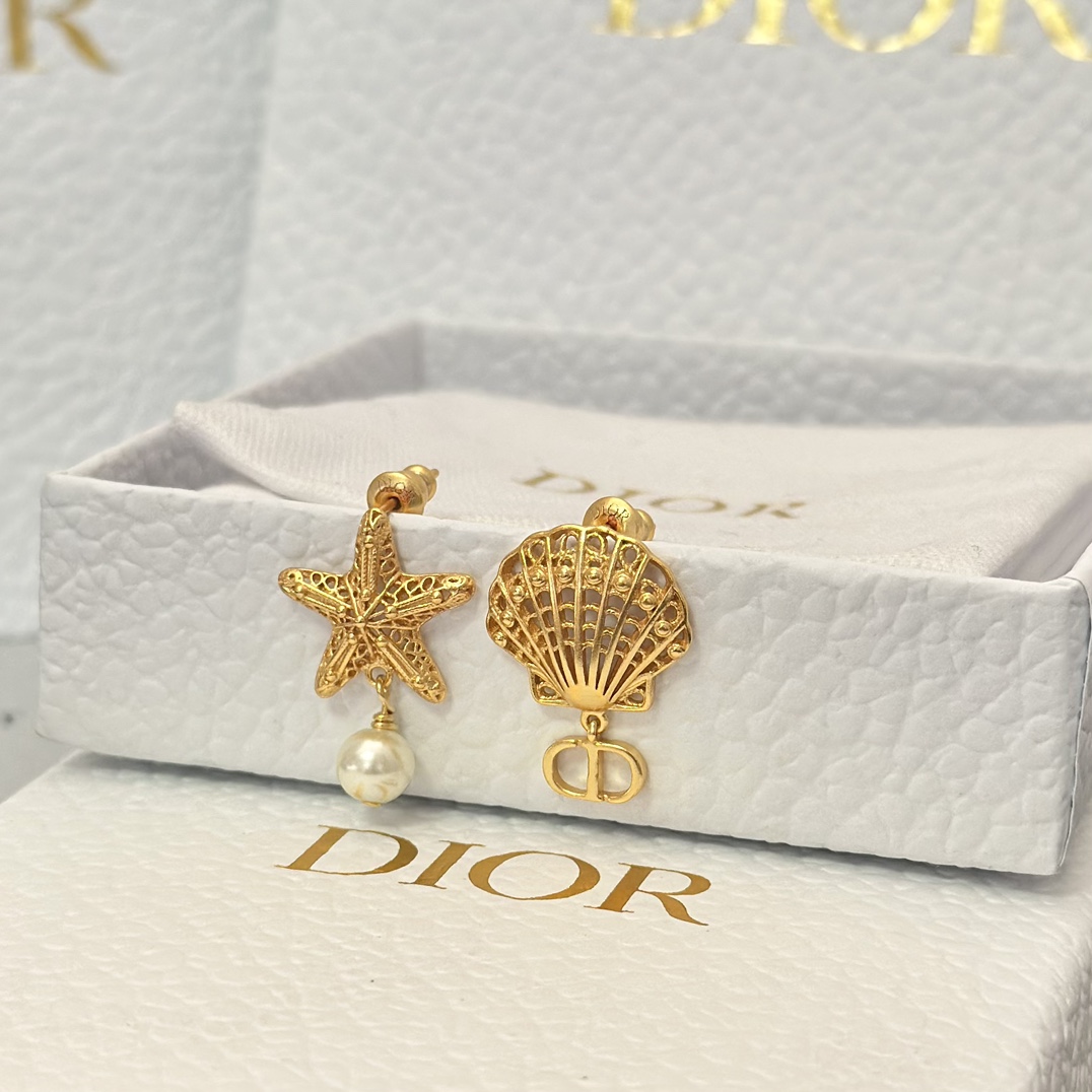replica Dior Asymmetric Starfish and Shell Pearl Earrings - H Lin Jewelry