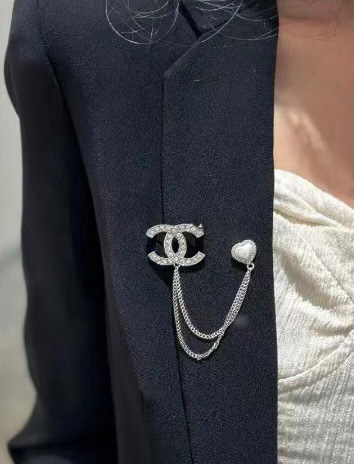 replica Chanel Silver Chain Tassel Brooch - H Lin Jewelry