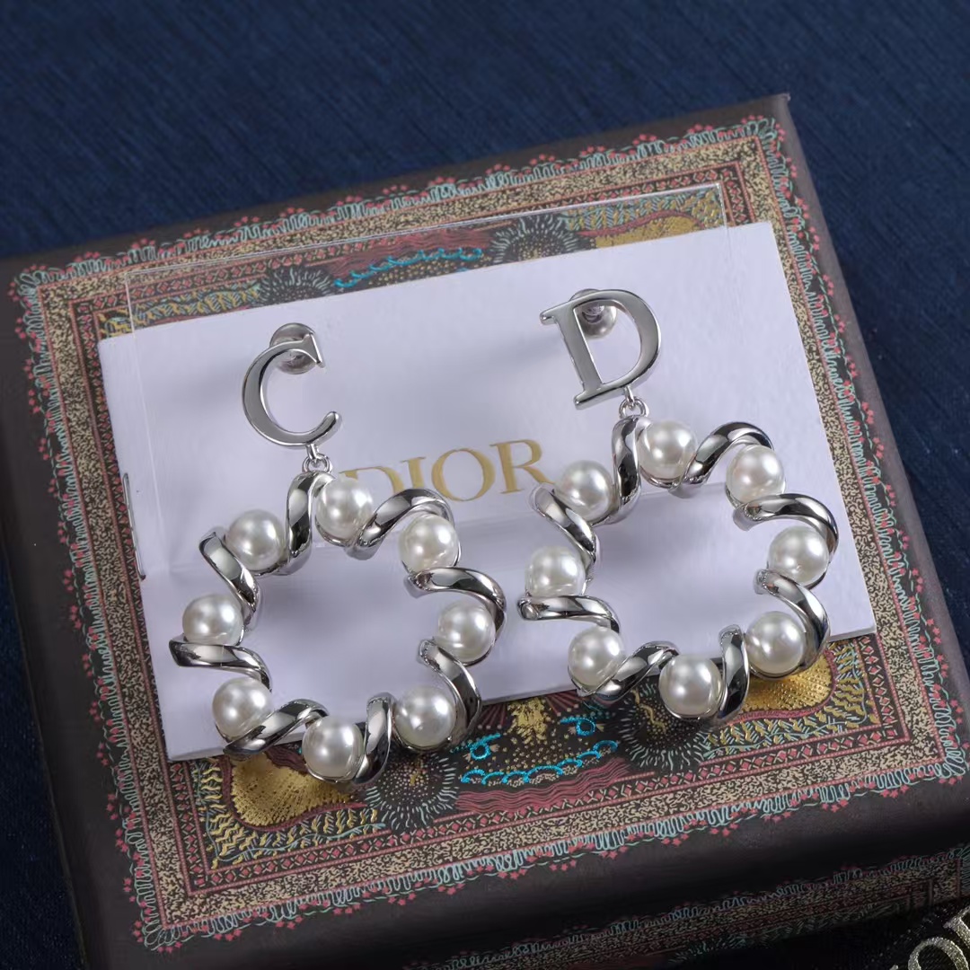 replica Dior Asymmetric CD Twisted Pearl Earrings - H Lin Jewelry