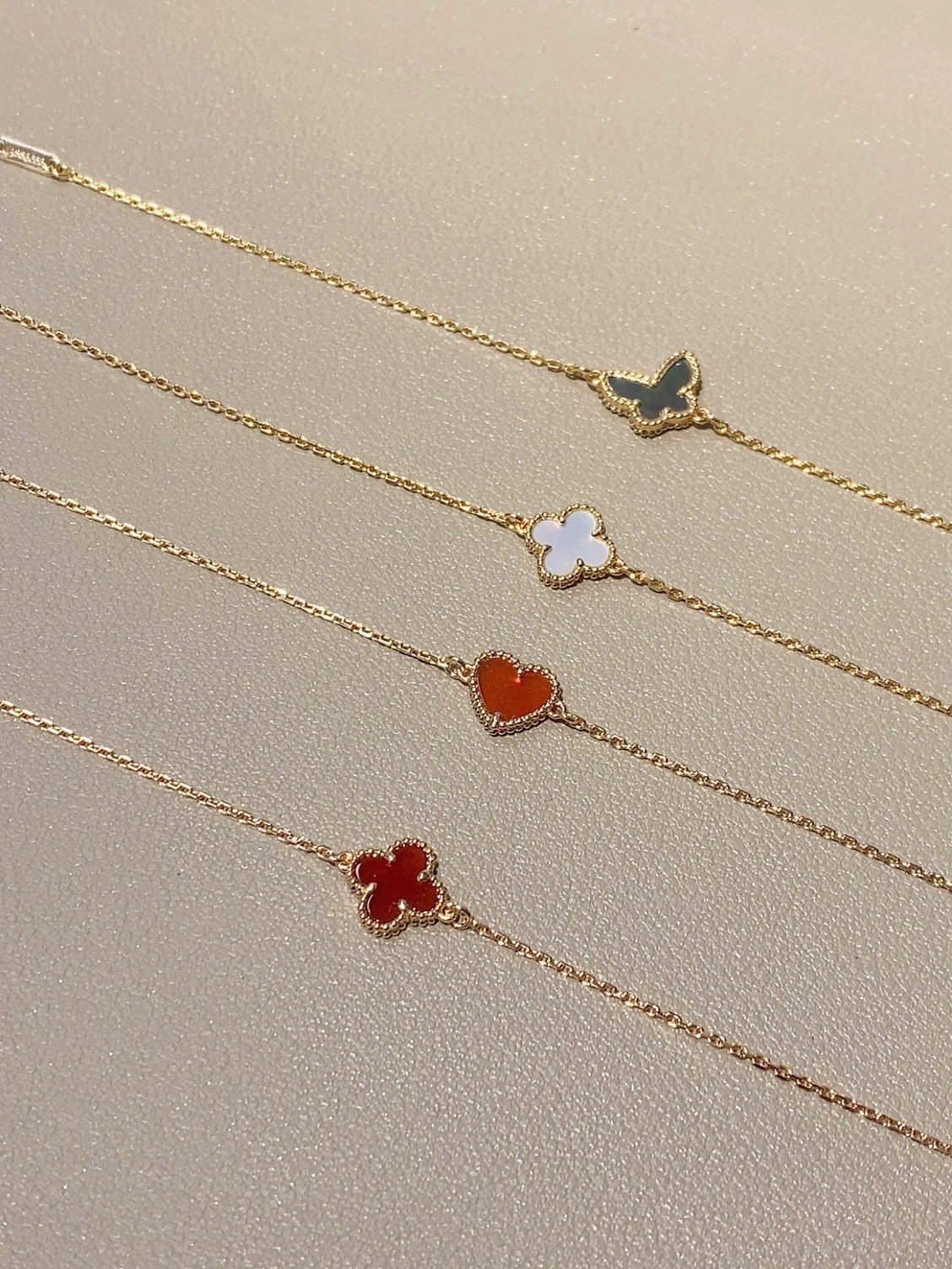 replica Van Cleef & Arpels Sweet Heart Butterfly Alhambra Bracelet 1 Motif - H Lin Jewelry