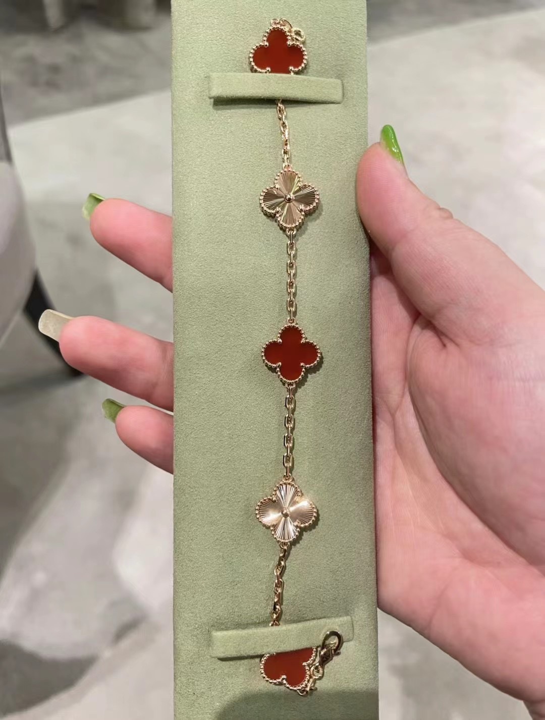 replica Van Cleef & Arpels Rose Gold Red Mother of Pearl Vintage Alhambra Bracelet 5 Motifs - H Lin Jewelry