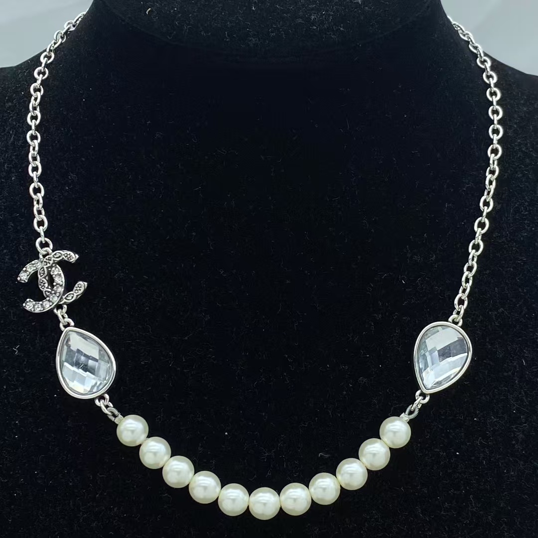 replica Chanel Teardrop Rhinestone Pearl Smile Necklace - H Lin Jewelry