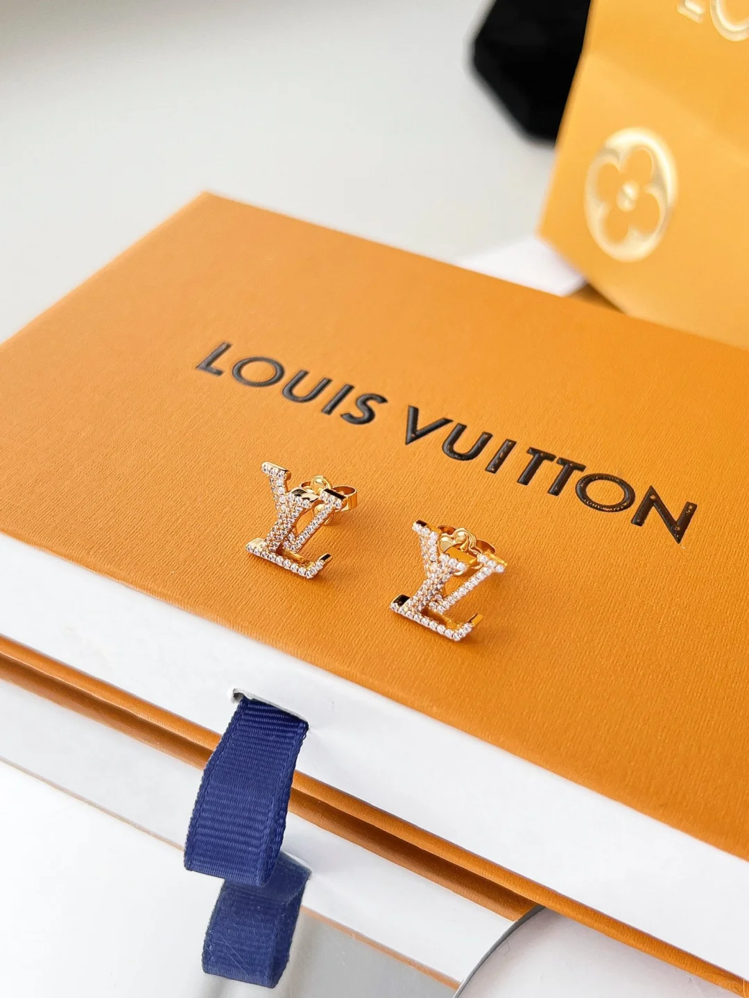 replica Louis Vuitton Diamond LV Letter Earrings - H Lin Jewelry