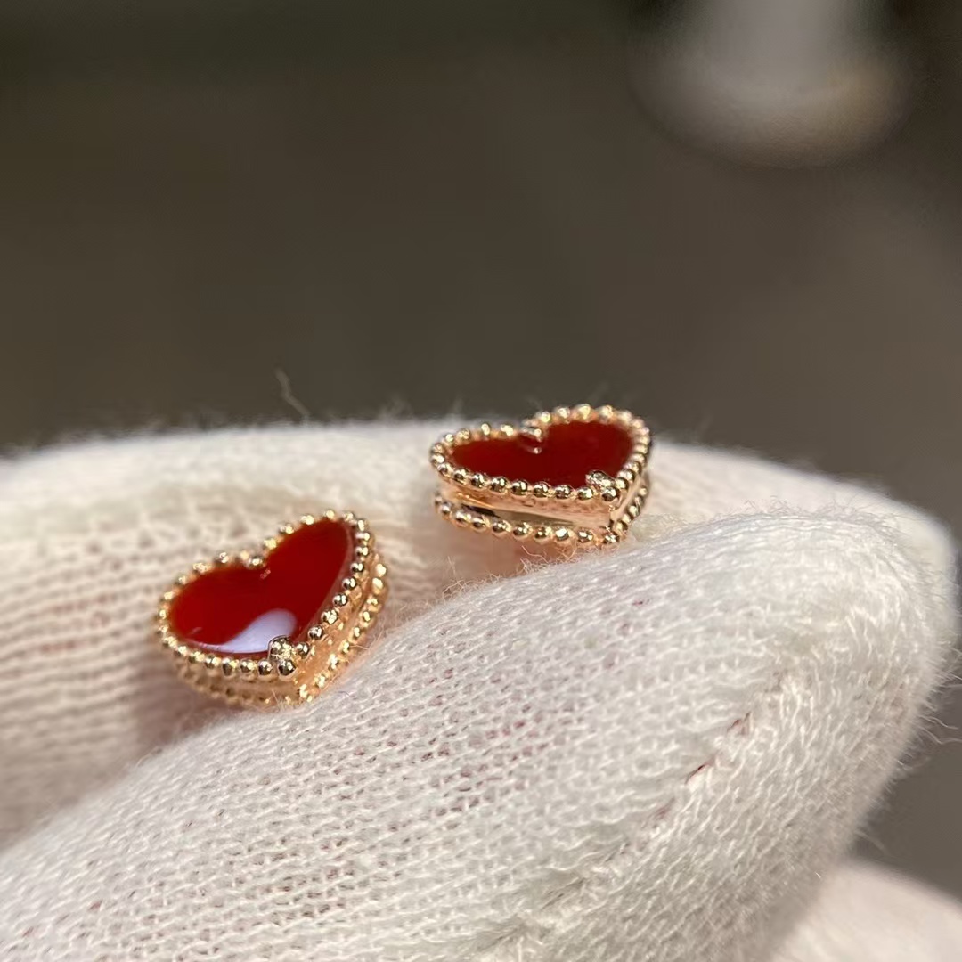 replica Van Cleef & Arpels Heart Stud Earrings - H Lin Jewelry