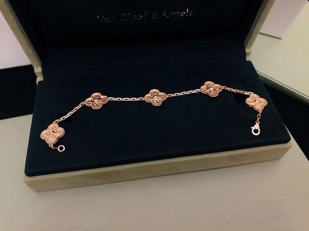 replica Van Cleef & Arpels Vintage Alhambra Bracelet Necklace, Rose Gold,No Diamond - H Lin Jewelry
