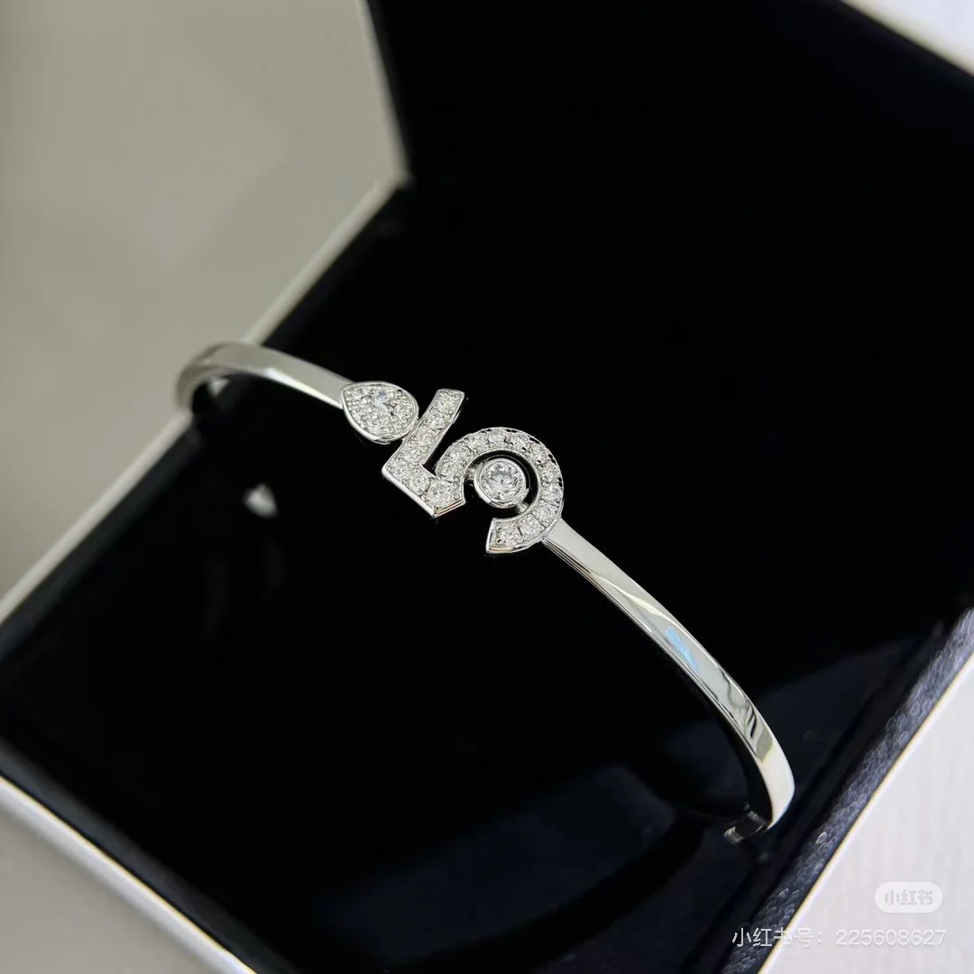 replica Chanel NO.5 Bangle Bracelet - H Lin Jewelry