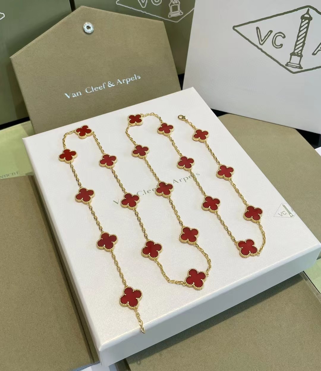 replica Van Cleef & Arpels Yellow Gold 20 Carnelian Clover Vintage Alhambra Long Necklace - H Lin Jewelry