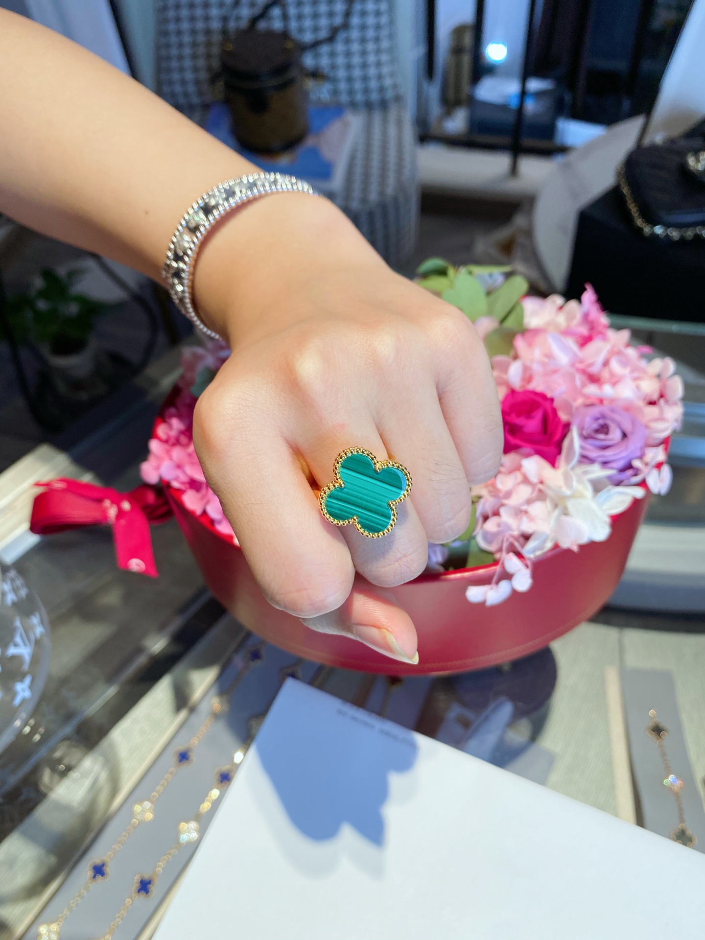 replica Van Cleef & Arpels Green Malachite Magic Alhambra Ring - H Lin Jewelry