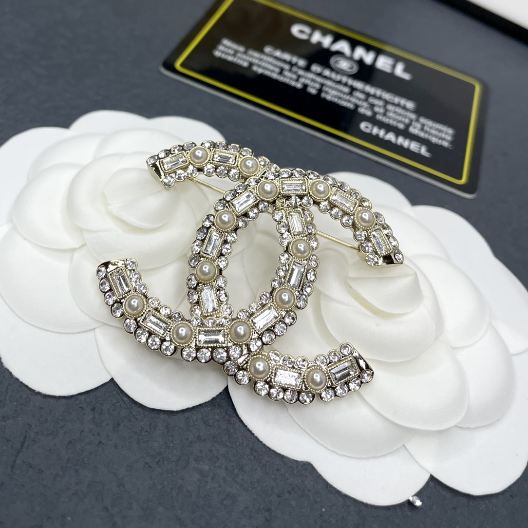 replica Chanel Vintage Pearl Rhinestone CC Brooch - H Lin Jewelry