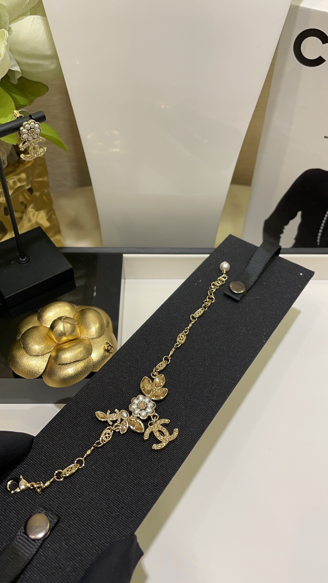 replica Chanel Ear of Wheat Pearl Flower Bracelet - H Lin Jewelry