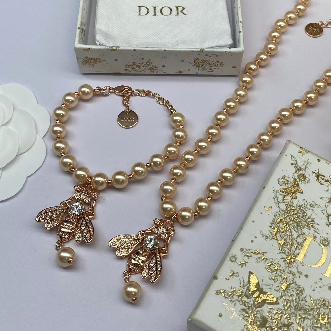 replica Dior Bee Pendant Rose Gold Pearl Necklace Bracelet - H Lin Jewelry