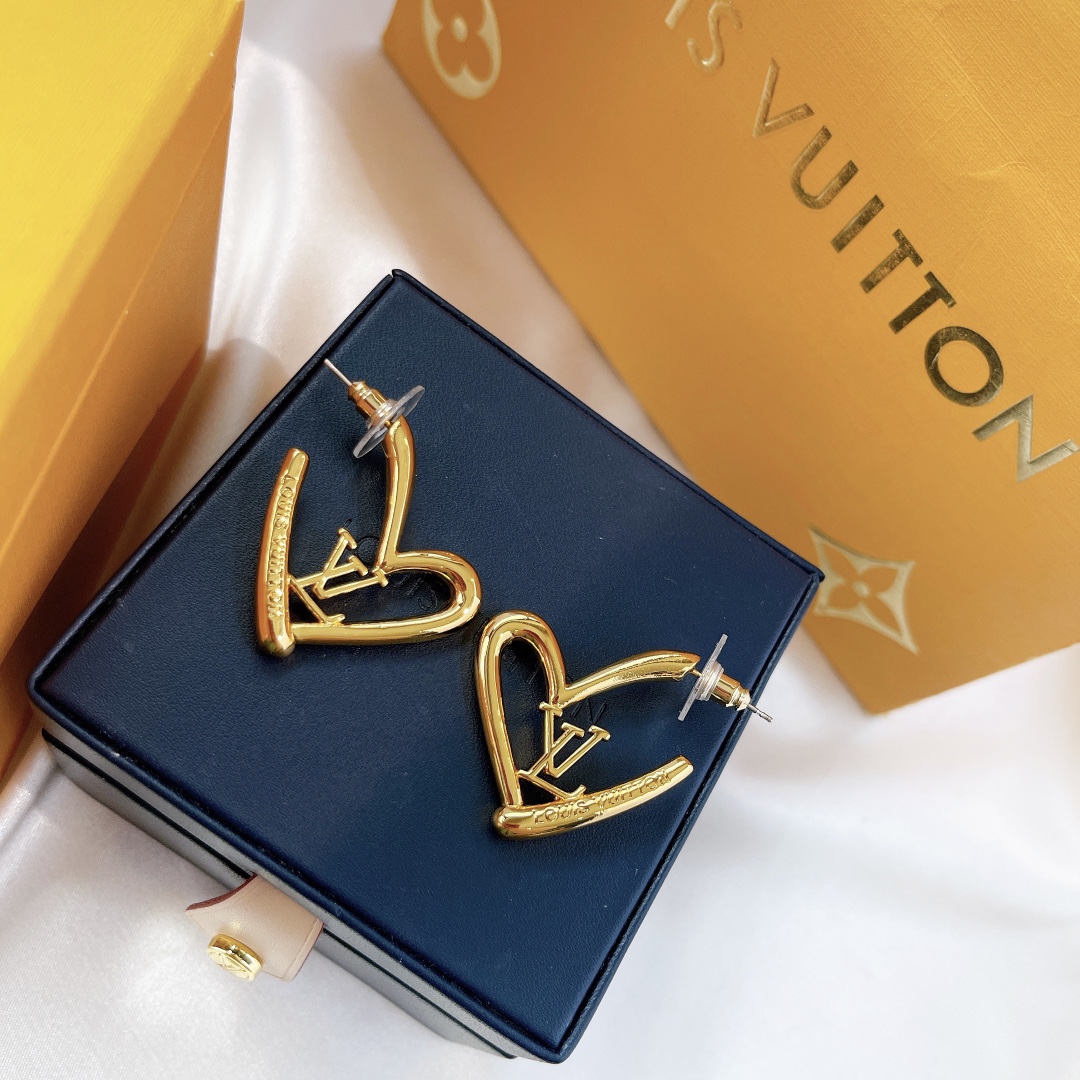replica Louis Vuitton Love Heart Stud Earrings - H Lin Jewelry
