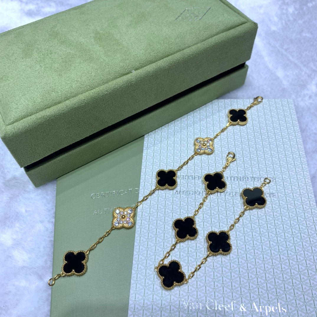 replica Van Cleef & Arpels Black Vintage Alhambra Bracelet 5 Motifs - H Lin Jewelry