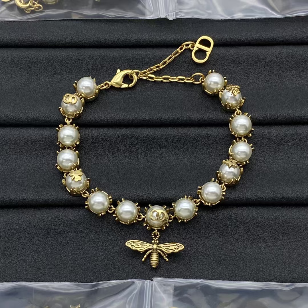 replica Dior Bee Charm Pearl Bracelet - H Lin Jewelry