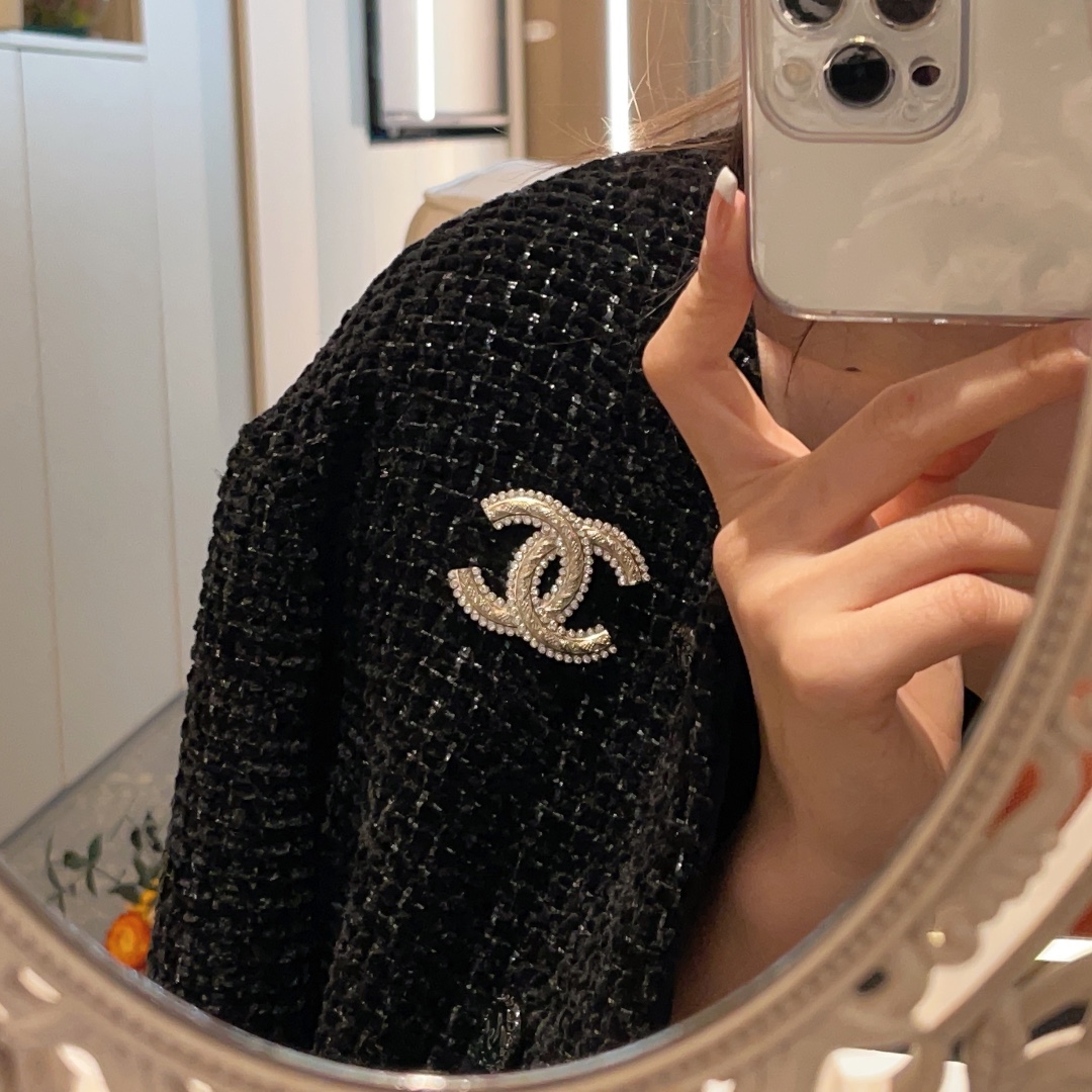 replica Vintage Chanel Light Gold CC Twist Brooch - H Lin Jewelry