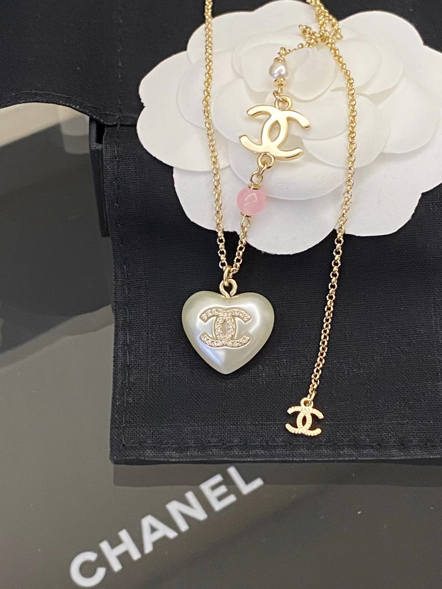 replica Chanel Pearl Love Heart Pendant Necklace - H Lin Jewelry