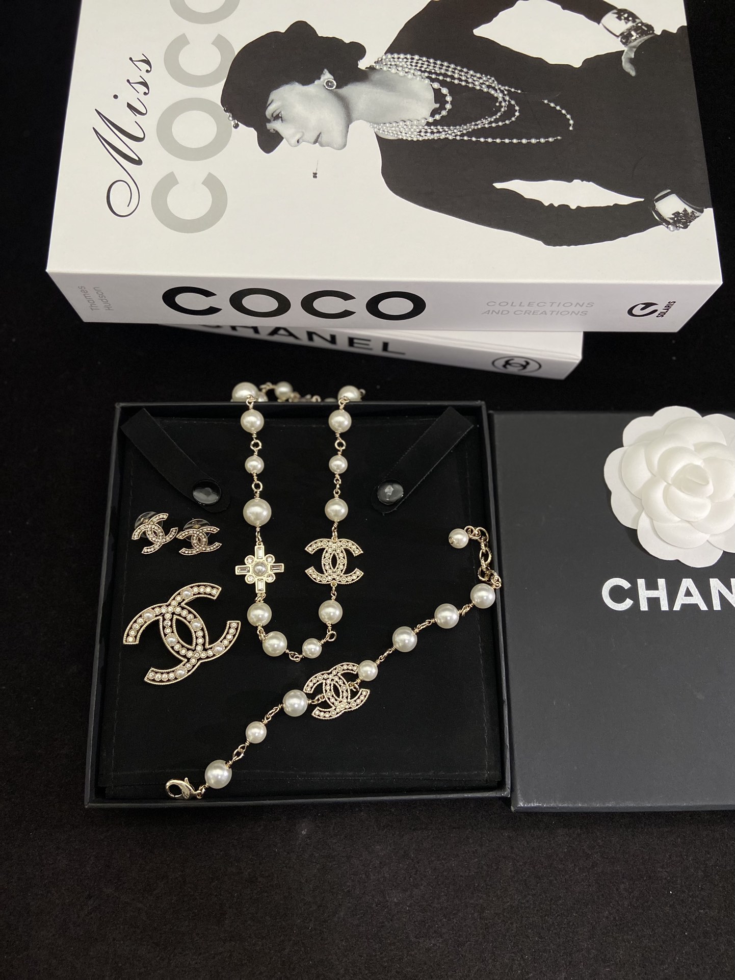 replica Chanel Pearl Brooch Earrings Bracelet Necklace - H Lin Jewelry